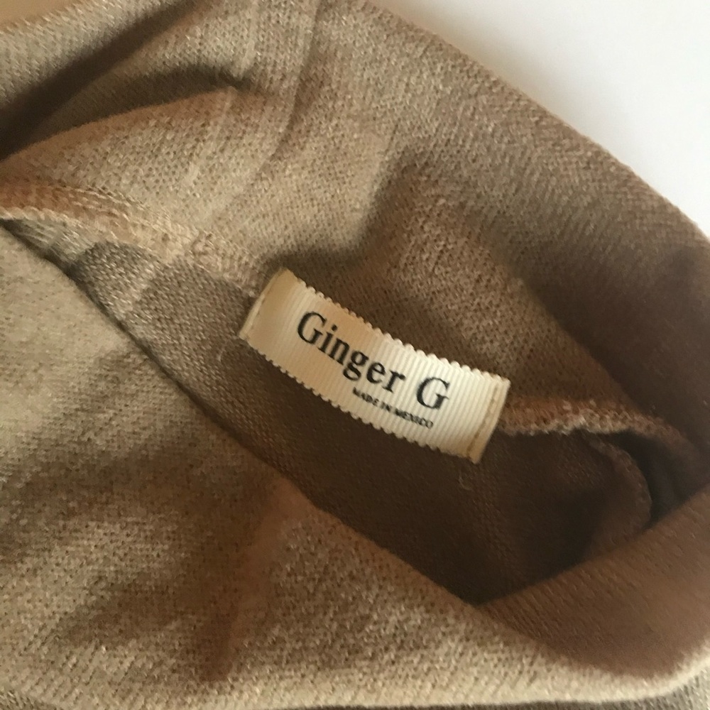 Boutique, Ginger G, Sand Mock turtle neck sz small
